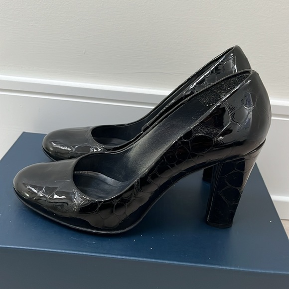 Stuart Weitzman black pumps with a subtle pattern. - Picture 2 of 4